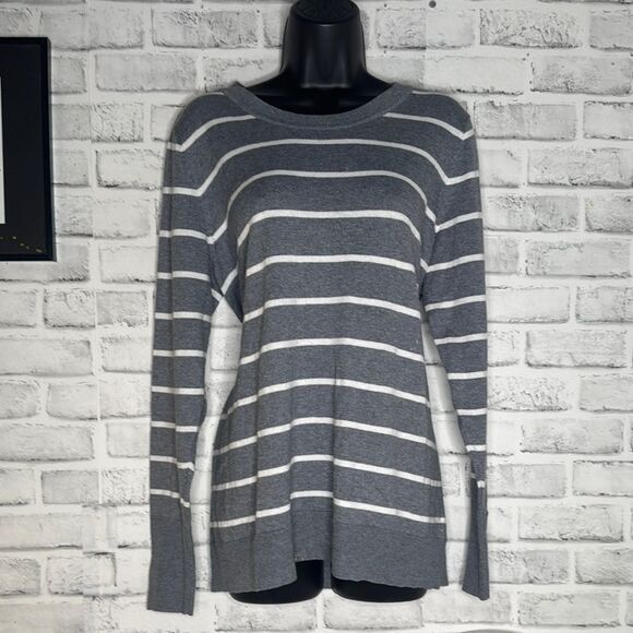 NWOT Kim Rogers Gray & White Knit Sweater, Medium - Picture 1 of 5